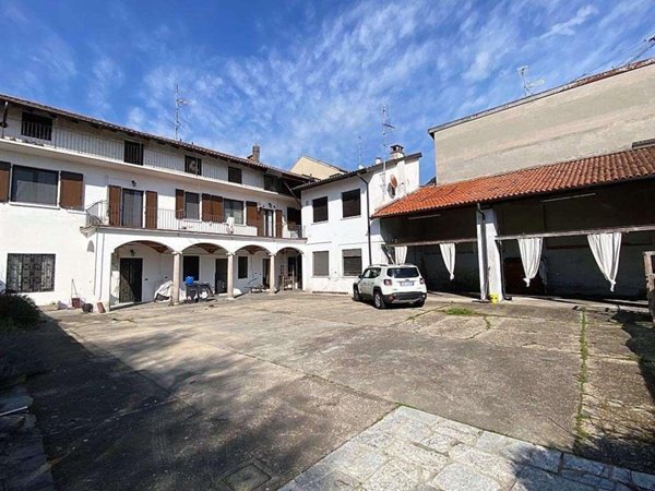 casa indipendente in vendita a Novara in zona Pernate