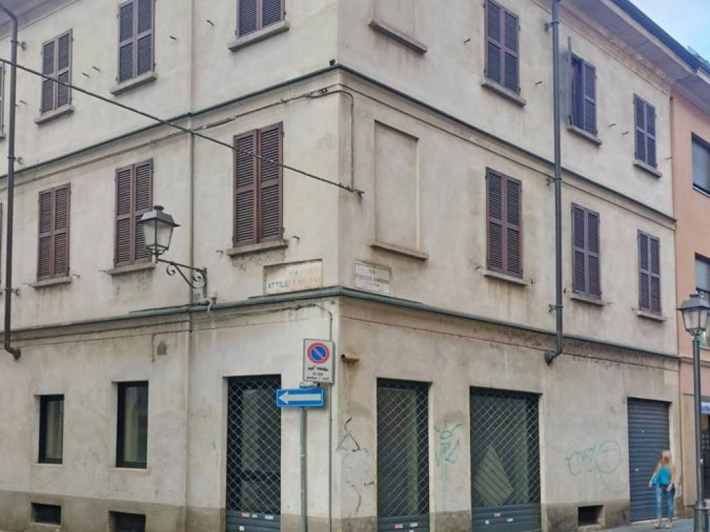 intera palazzina in vendita a Novara in zona Centro Città