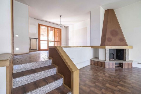 casa indipendente a Novara in zona zona Cittadella - Villaggio Dalmazia