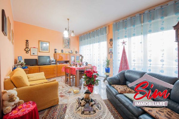 appartamento in vendita a Novara in zona Veveri