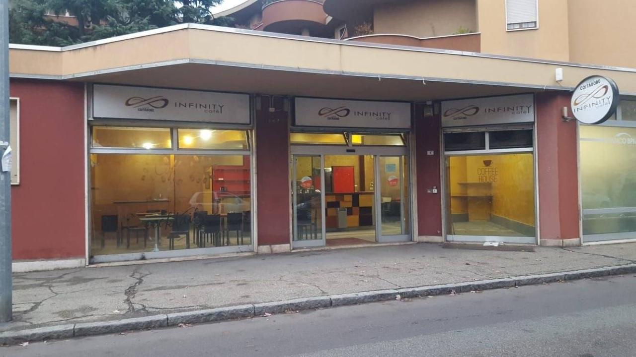 negozio in vendita a Novara in zona Zona Santa Rita