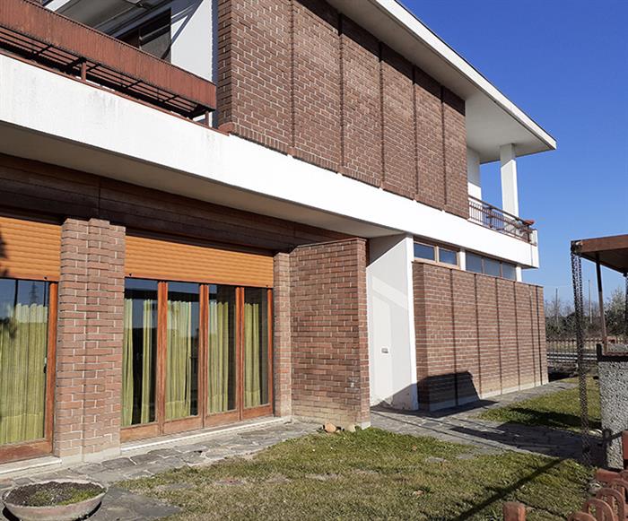 casa indipendente in vendita a Novara in zona Torrion Quartara