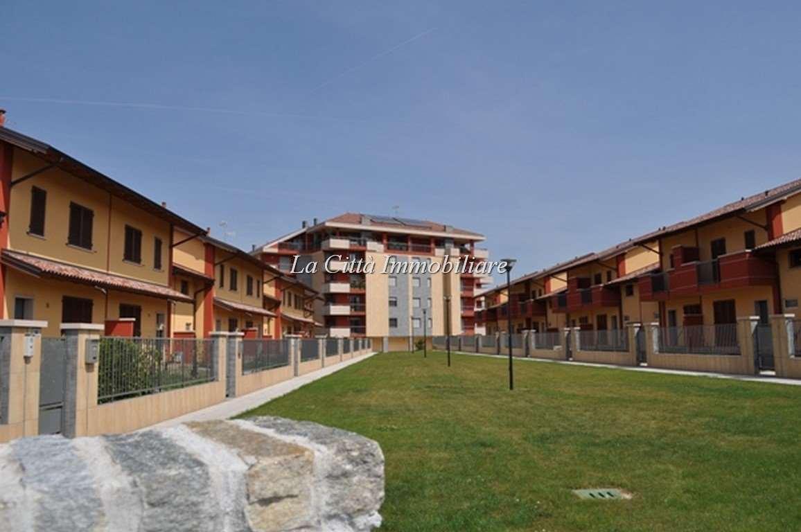appartamento in vendita a Novara in zona Veveri