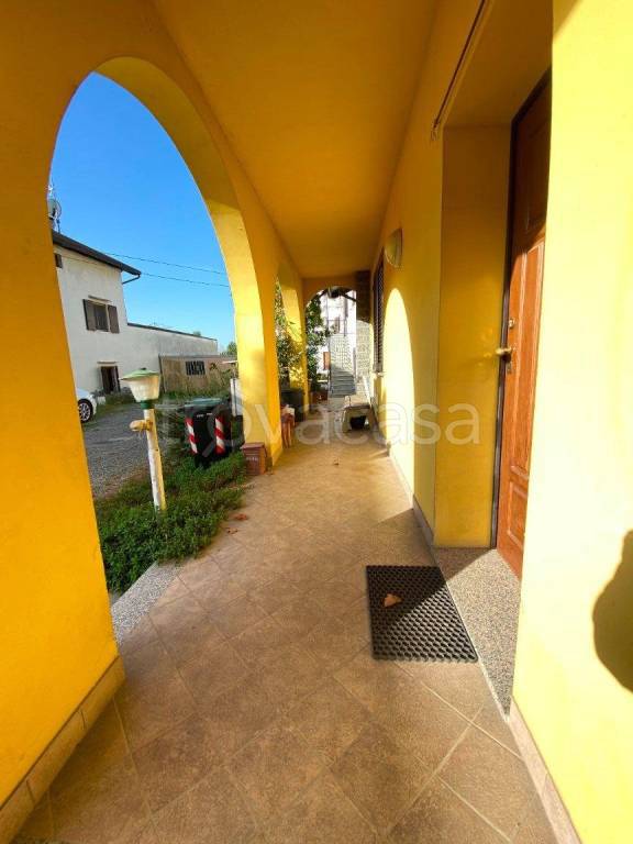 casa indipendente in vendita a Novara in zona Olengo