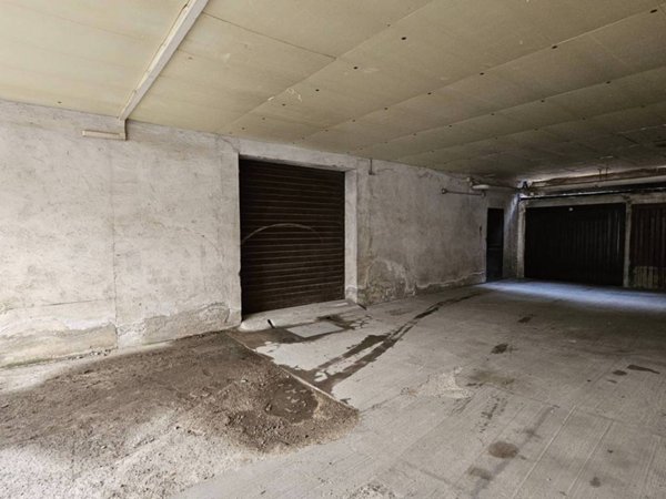 locale commerciale in vendita a Novara in zona zona Porta Mortara