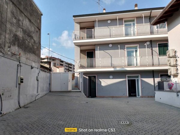 casa indipendente in vendita a Novara in zona Zona Santa Rita