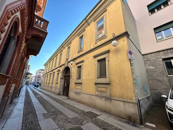 appartamento in vendita a Novara in zona Centro Città