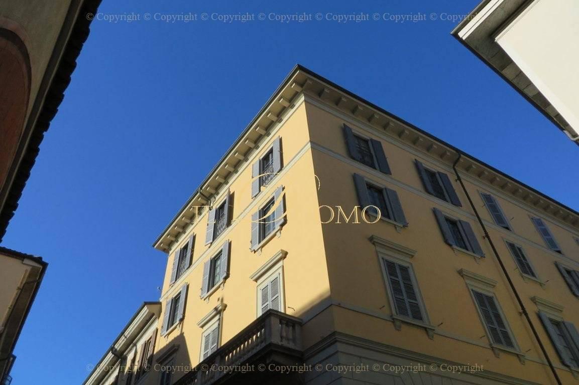 appartamento in vendita a Novara in zona Centro Città