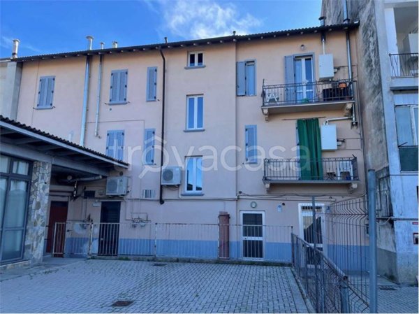 appartamento in vendita a Novara in zona Pernate