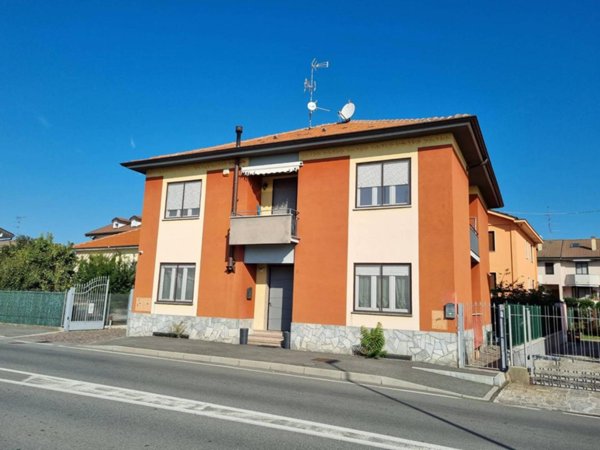 casa indipendente in vendita a Novara in zona Veveri