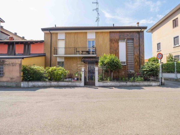 appartamento in vendita a Novara in zona Veveri