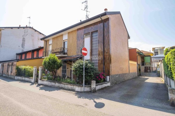 appartamento in vendita a Novara in zona Veveri