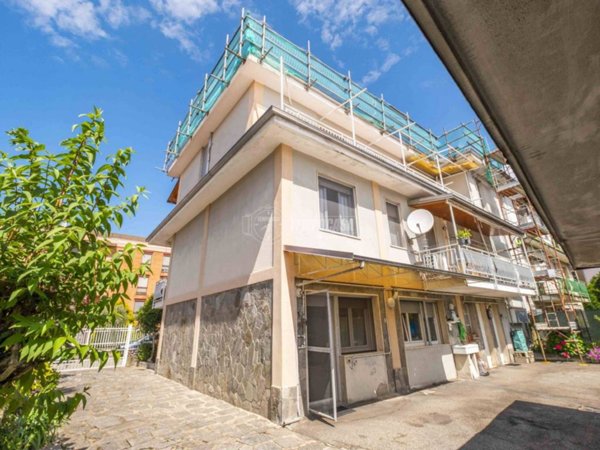 casa indipendente a Novara in zona zona Cittadella - Villaggio Dalmazia