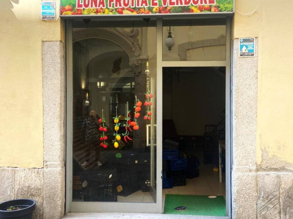 negozio in vendita a Novara