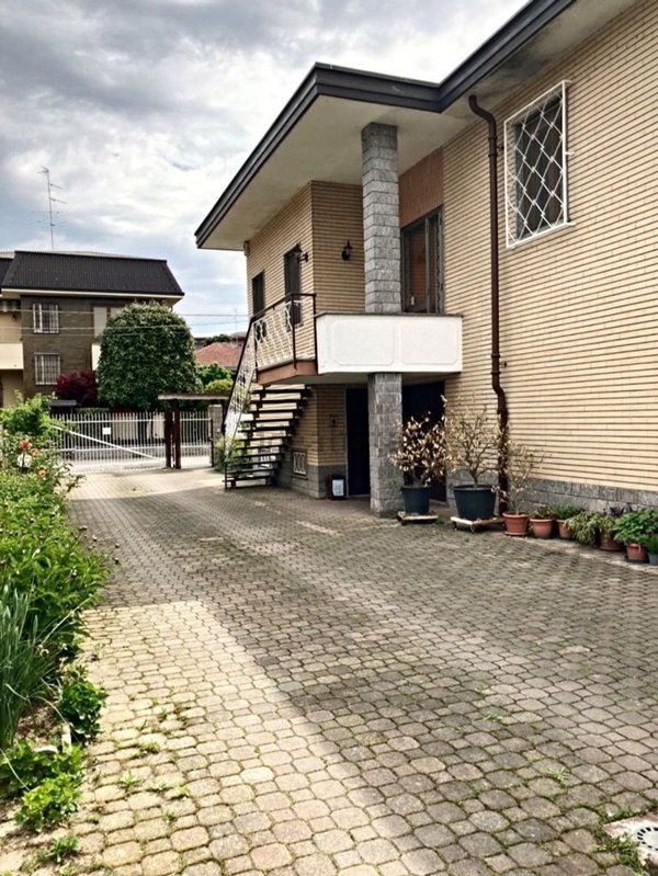 casa indipendente in vendita a Novara in zona Torrion Quartara
