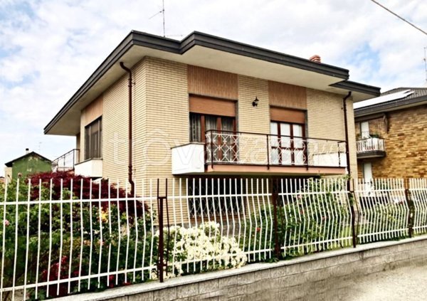 casa indipendente in vendita a Novara in zona Torrion Quartara