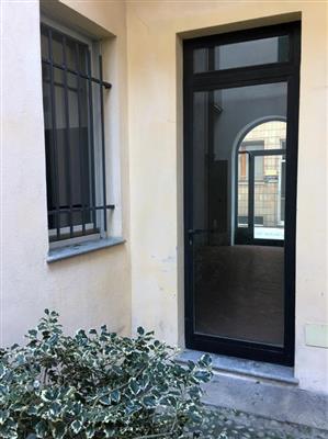 negozio in vendita a Novara in zona Centro Città