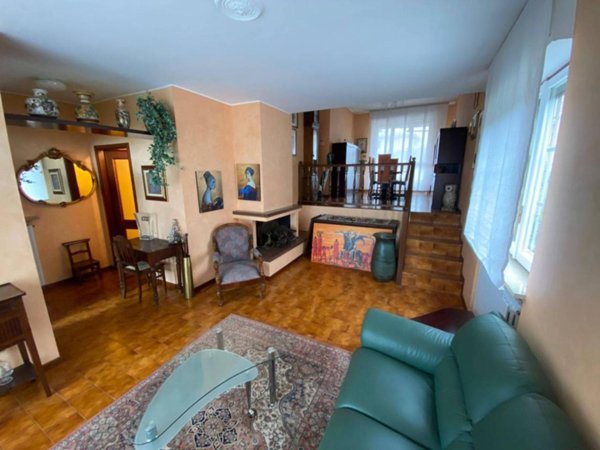casa indipendente in vendita a Novara in zona Veveri