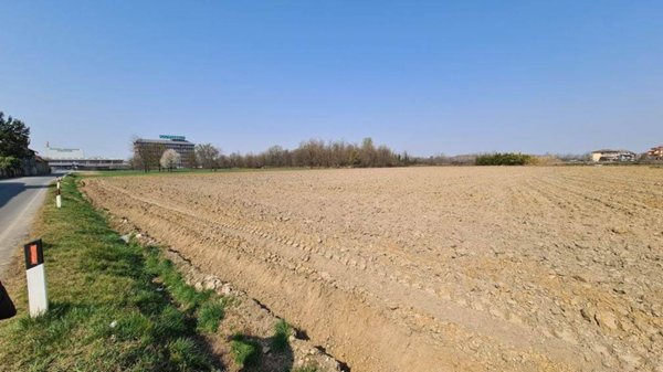 terreno agricolo in vendita a Novara in zona Veveri
