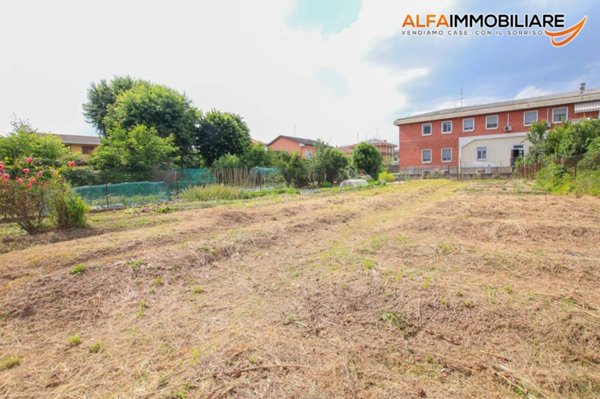 terreno edificabile in vendita a Novara in zona Veveri