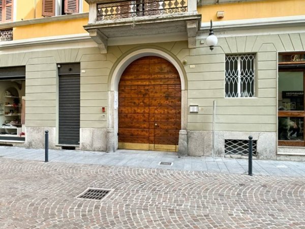 appartamento in vendita a Novara in zona Centro Città