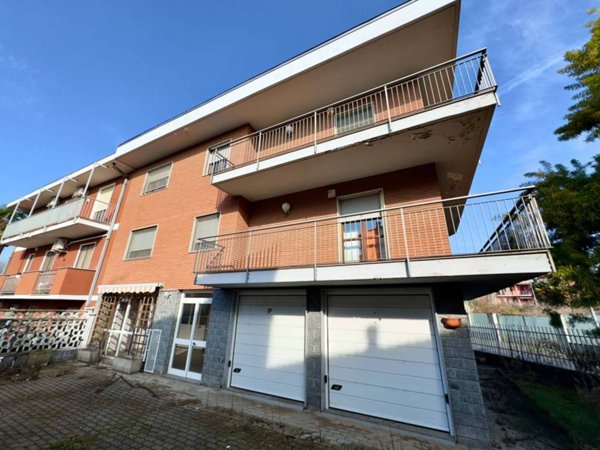 casa indipendente in vendita a Novara in zona Zona Santa Rita