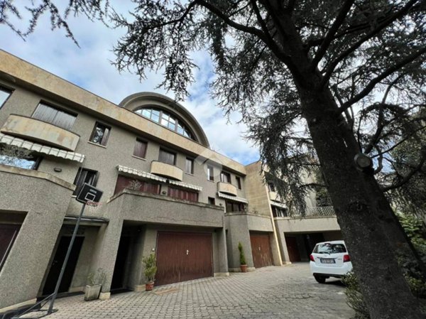 casa indipendente in vendita a Novara in zona zona Sacro Cuore