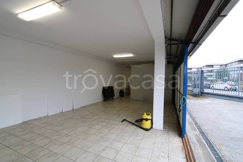 casa indipendente in vendita a Novara in zona Zona Santa Rita