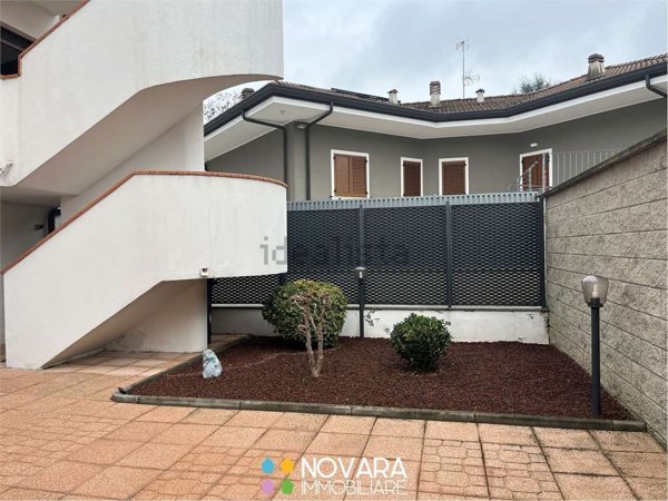 casa indipendente in vendita a Novara