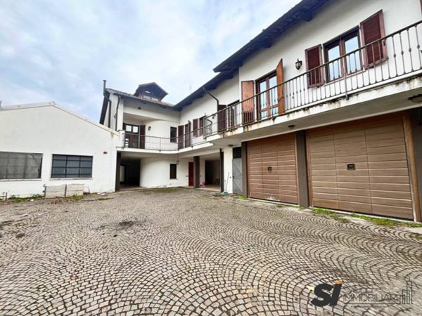 casa indipendente in vendita a Novara in zona Agognate