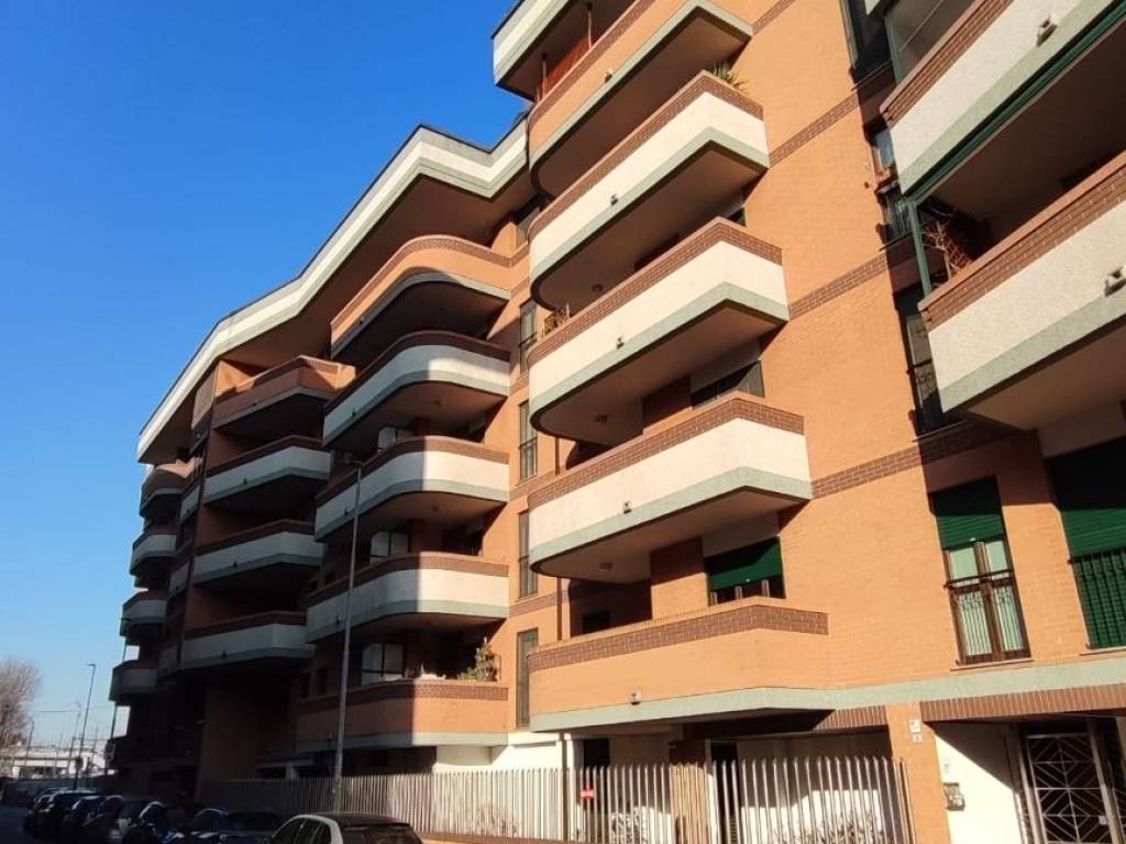 appartamento in vendita a Novara in zona Centro Città