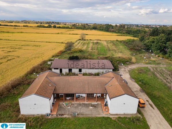casa indipendente in vendita a Novara in zona Zona Santa Rita