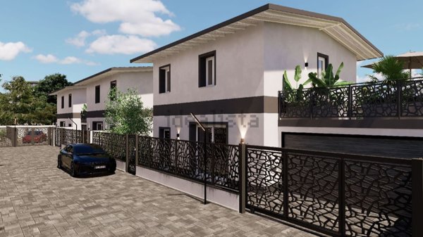 casa indipendente in vendita a Novara in zona Pernate