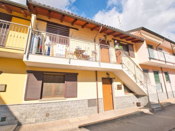 casa indipendente a Novara in zona zona Cittadella - Villaggio Dalmazia