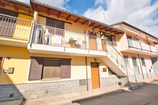 casa indipendente a Novara in zona zona Cittadella - Villaggio Dalmazia