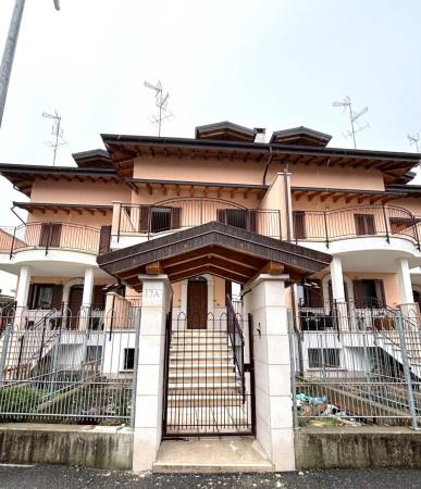 casa indipendente a Novara in zona zona Cittadella - Villaggio Dalmazia