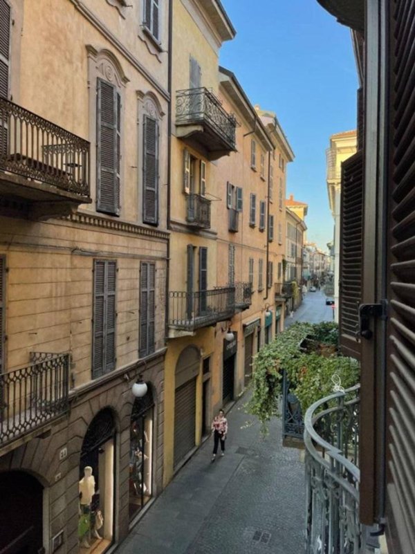appartamento in vendita a Novara in zona Centro Città