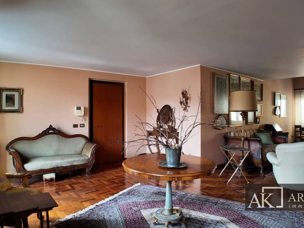appartamento in vendita a Novara in zona Centro Città