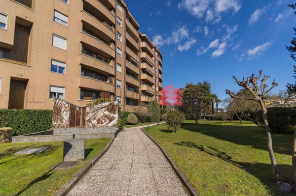 appartamento in vendita a Novara in zona Agognate
