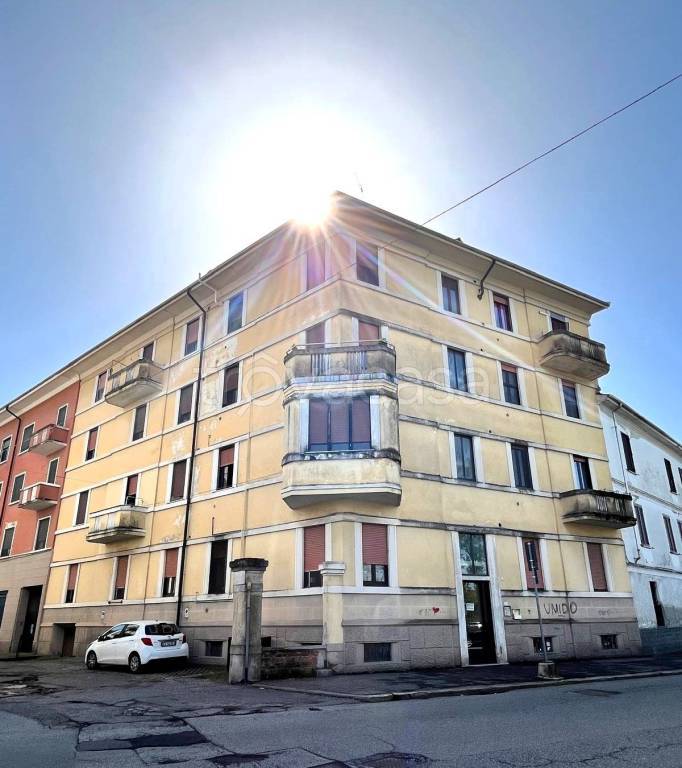 appartamento in vendita a Novara in zona zona Sant'Andrea - San Rocco