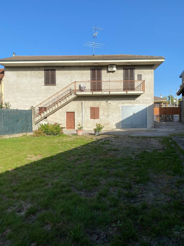 casa indipendente in vendita a Novara