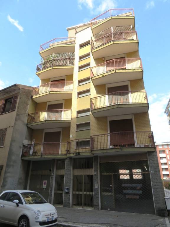 appartamento in vendita a Novara in zona zona Cittadella - Villaggio Dalmazia