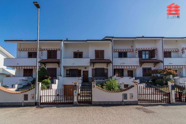 casa indipendente in vendita a Novara in zona Torrion Quartara