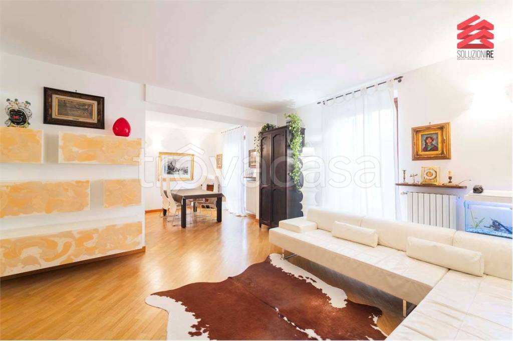 appartamento in vendita a Novara in zona Centro Città