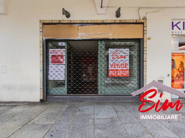 negozio in vendita a Novara