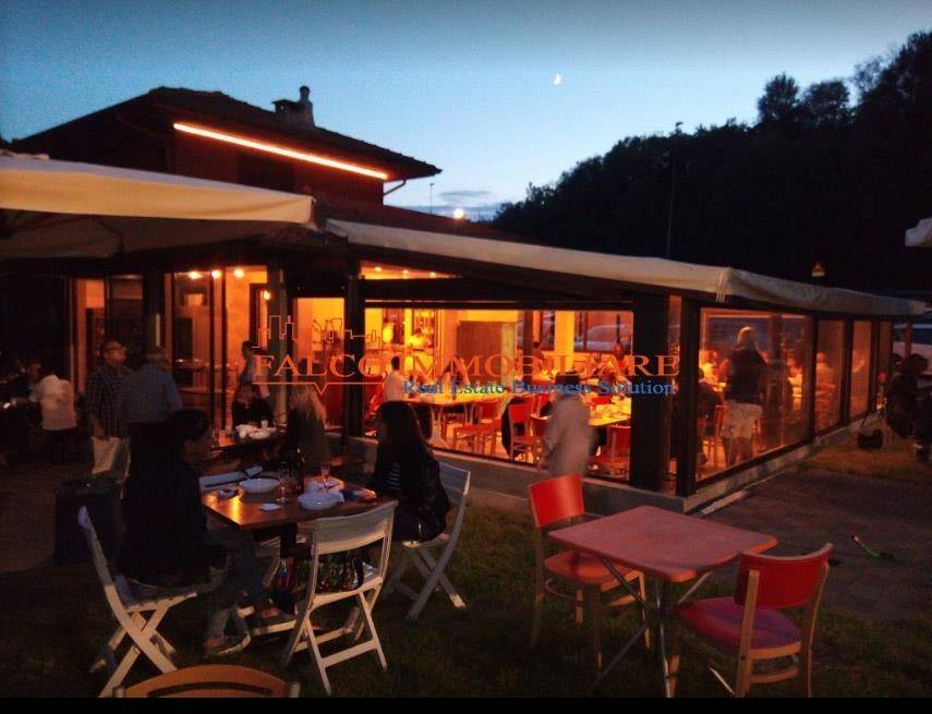 negozio in vendita a Novara in zona Veveri