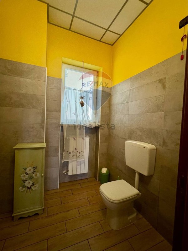 negozio in vendita a Novara