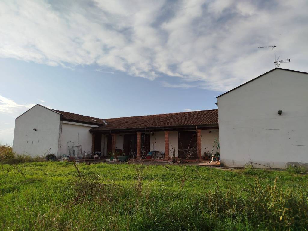 casa indipendente in vendita a Novara in zona zona San Martino