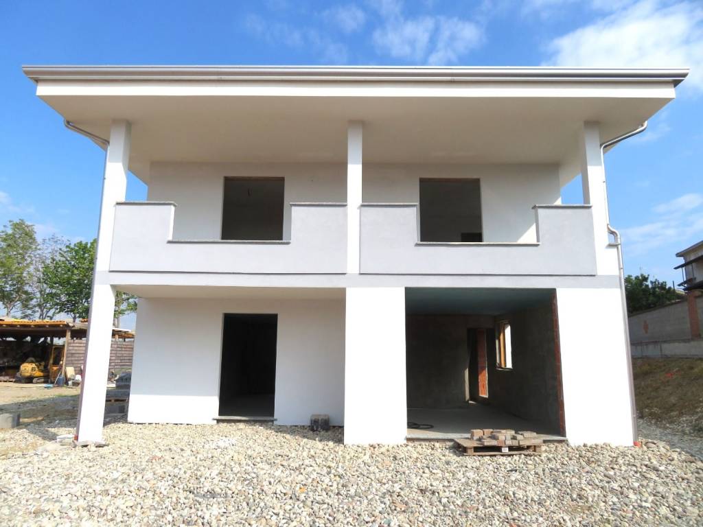 casa indipendente a Novara in zona zona Cittadella - Villaggio Dalmazia