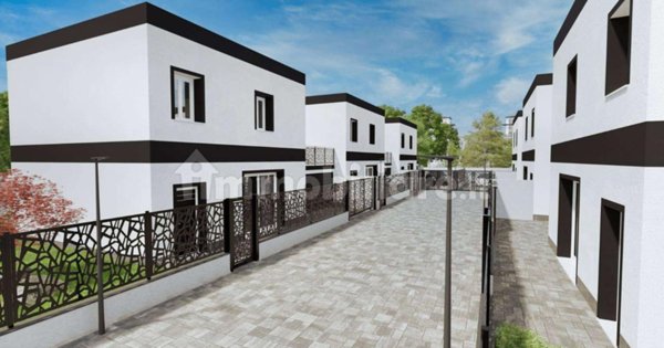 casa indipendente in vendita a Novara in zona Pernate